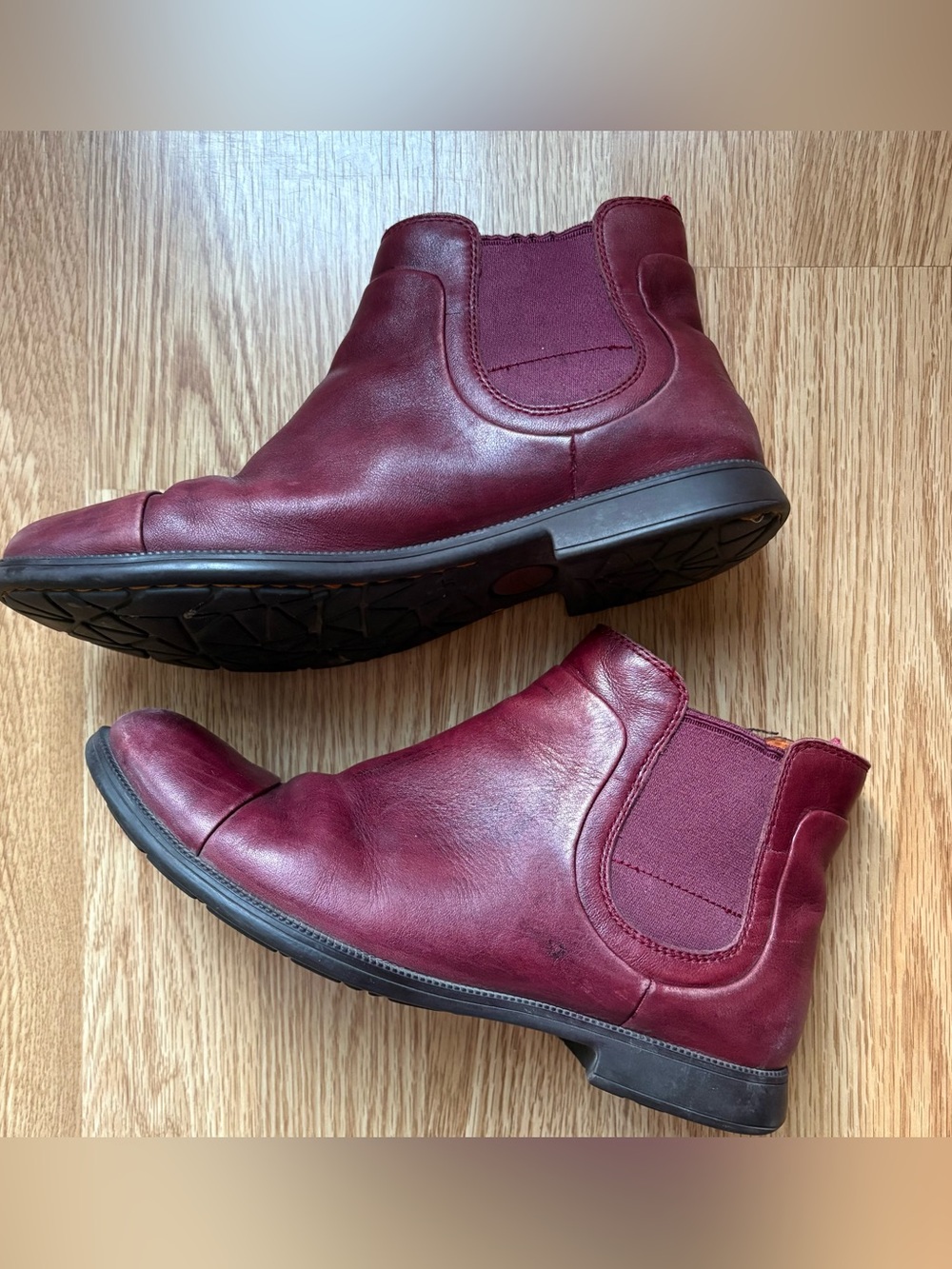 Camper Mil Chelsea burgundy ankle boots size 37